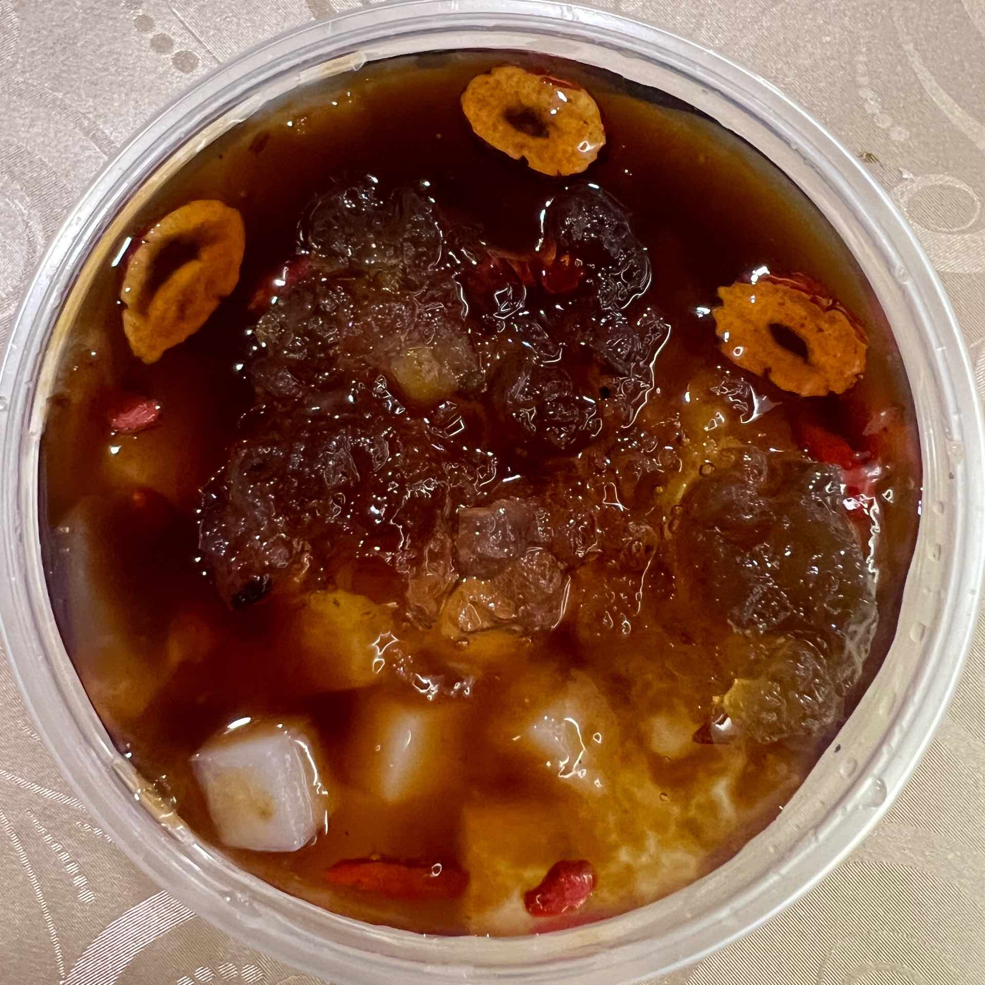 桃胶雪燕红枣枸杞爱玉冰