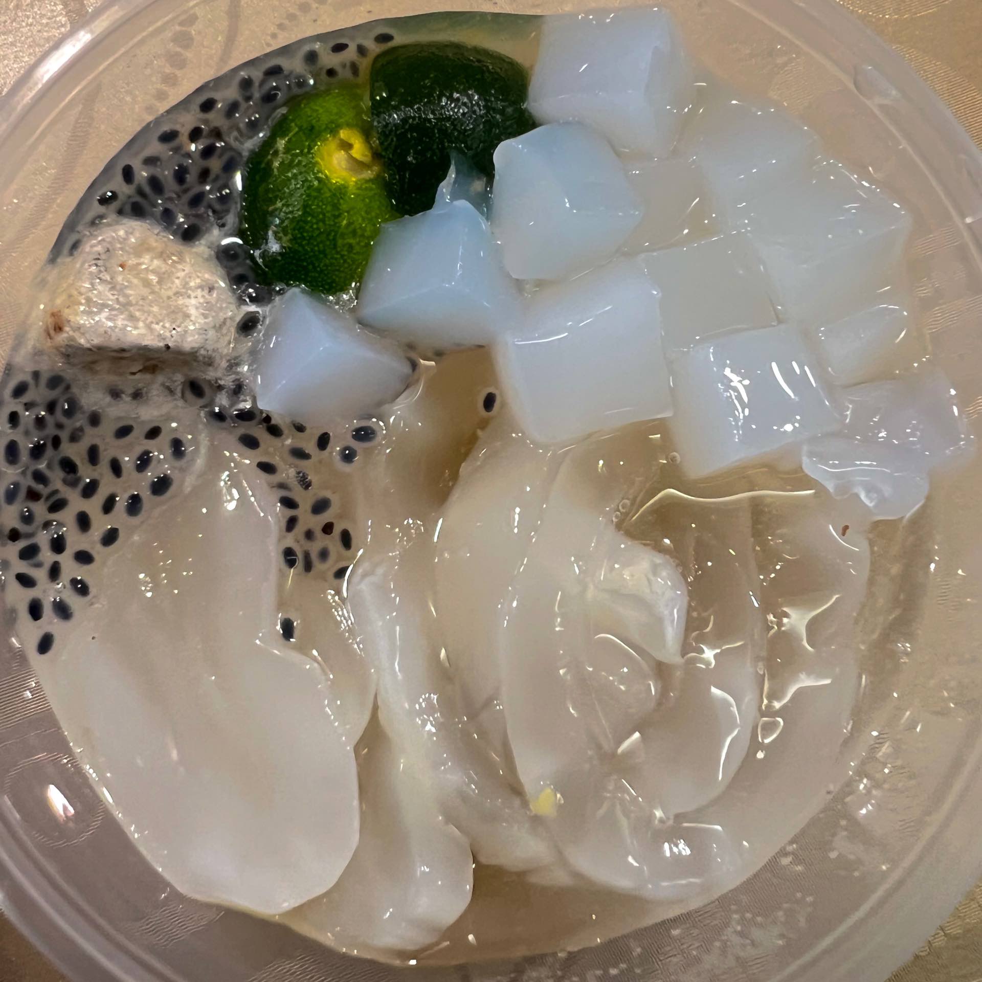 海底椰桔子话梅爱玉冰